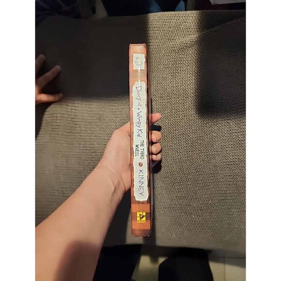 The Third Wheel (Diary of a Wimpy Kid, Book 7) by Kinney, Jeff - Picture 3 of 4